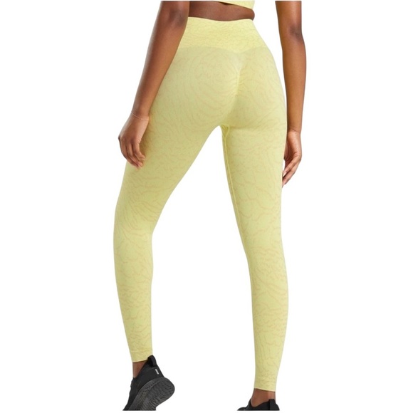 Gymshark - Adapt Animal Seamless Activewear  Set Leggings & Zip Crop Top Sz M - Picture 2 of 13